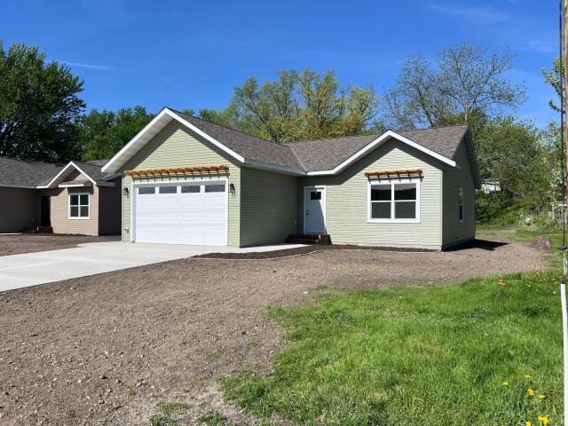 820 Spark Avenue Albert Lea MN 56007 - MLS# 7079756