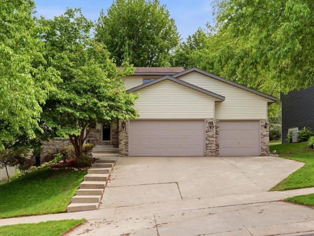 2112 Parkwood Hills Drive NE Rochester MN 55906 - MLS# 7079824