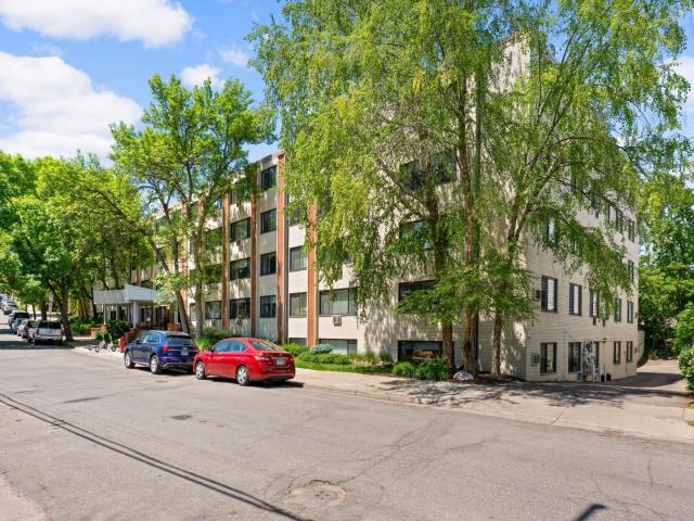 2700 44th Street W Unit 113 Minneapolis MN 55410 - MLS# 7079835