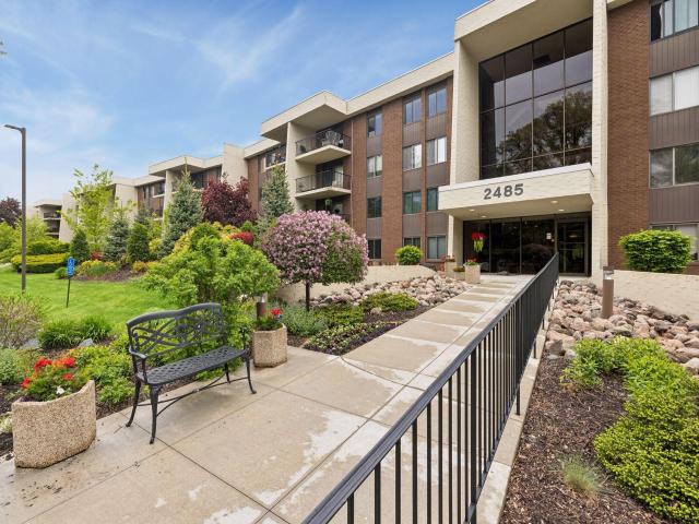 2485 Londin Lane E Unit 323 Saint Paul MN 55119 - MLS# 7080019