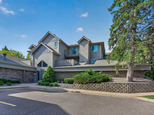 2160 Ridge Drive Unit 38 Minneapolis MN 55416 - MLS# 7080226