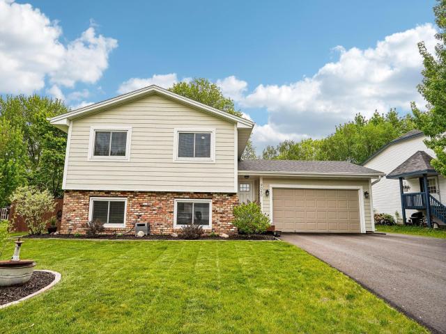 9040 Magnolia Lane N Maple Grove MN 55369 - MLS# 7080565