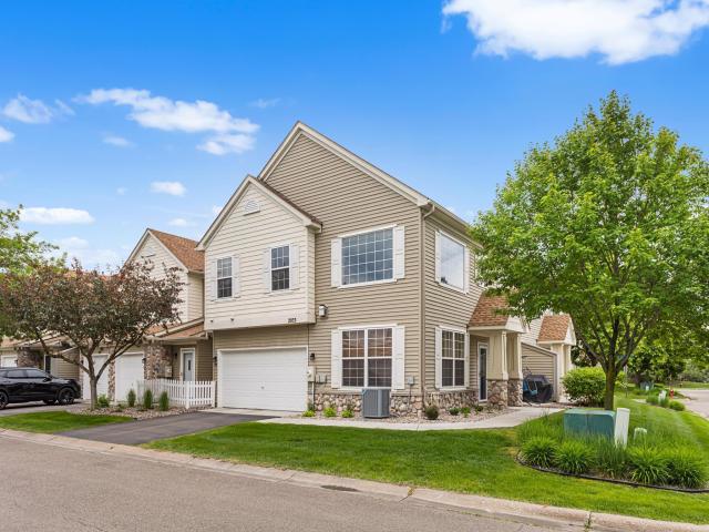 2033 Poppy Drive Chanhassen MN 55317 - MLS# 7080576