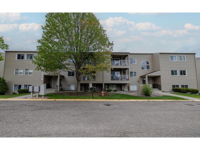 1225 Ferndale Street N Unit B1 Saint Paul MN 55119 - MLS# 7080893