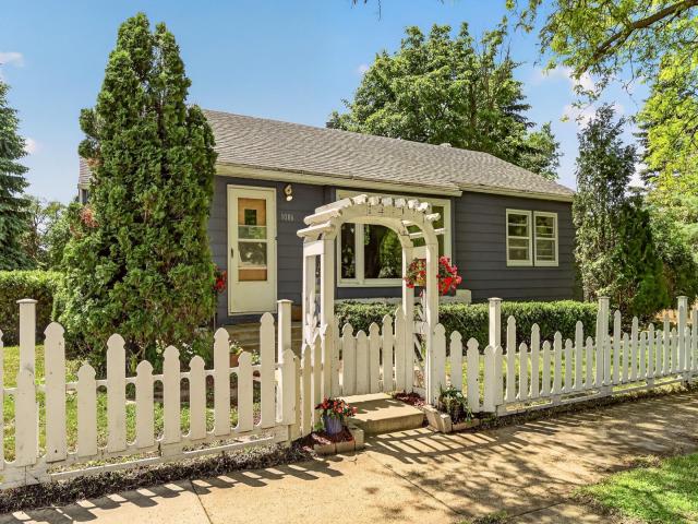 1006 10th Street NE Rochester MN 55906 - MLS# 7080946