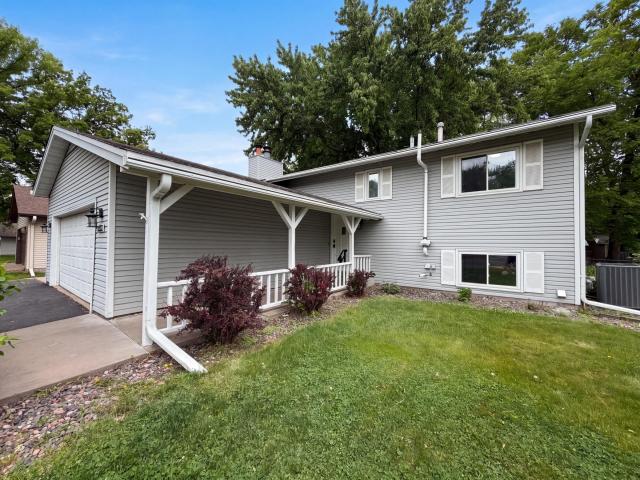 11878 100th Place N Maple Grove MN 55369 - MLS# 7081241