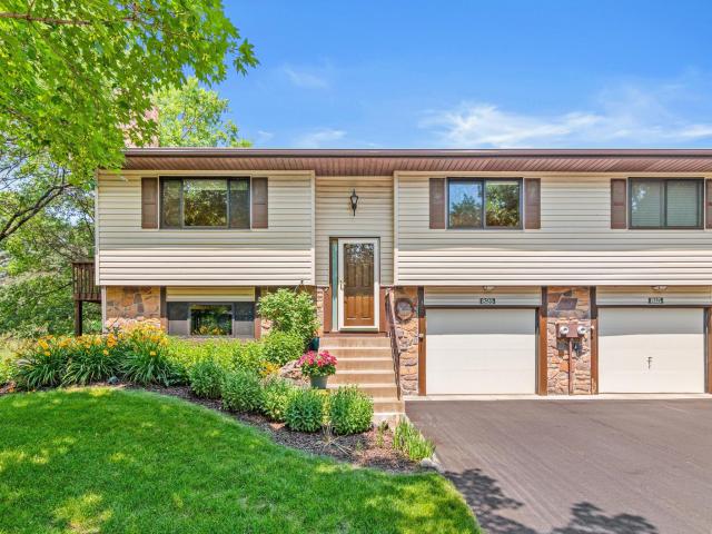 825 Martha Lake Court Shoreview MN 55126 - MLS# 7081572