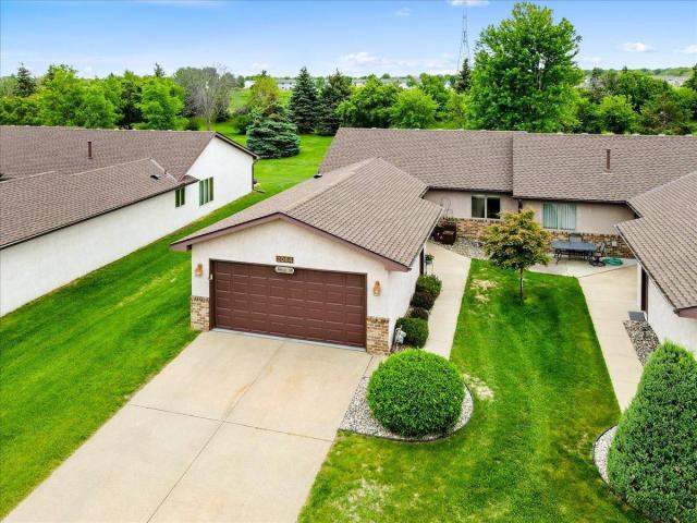2084 Vierling Drive E Shakopee MN 55379 - MLS# 7081595