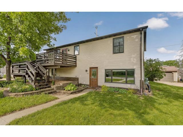 105 6th Avenue NW Dodge Center MN 55927 - MLS# 7081618