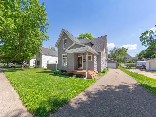 727 Division Street W Faribault MN 55021 - MLS# 7082424
