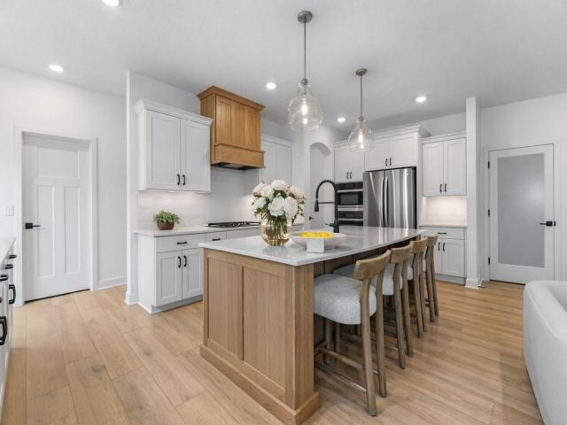 1860 Royal Boulevard N Lake Elmo MN 55042 - MLS# 7082489