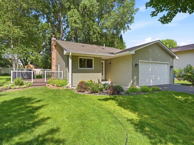 10045 Hemlock Lane N Maple Grove MN 55369 - MLS# 7082741