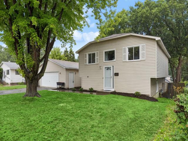 1888 Walnut Street Saint Paul MN 55113 - MLS# 7082855