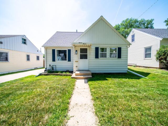 1111 13th Avenue NE Rochester MN 55906 - MLS# 7083146