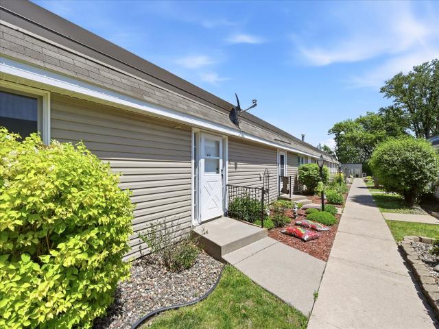 6081 Paris Avenue N Unit B2 Stillwater MN 55082 - MLS# 7083207
