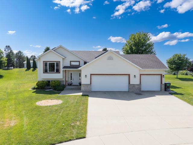 2570 Boulder Ridge Lane NW Rochester MN 55901 - MLS# 7083492