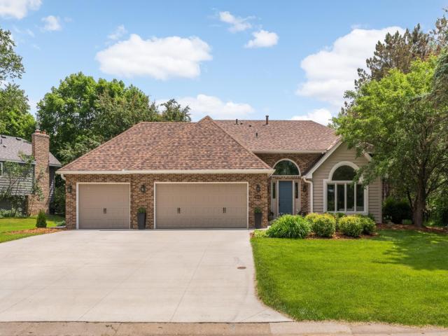 5550 Chatsworth Street N Shoreview MN 55126 - MLS# 7083496
