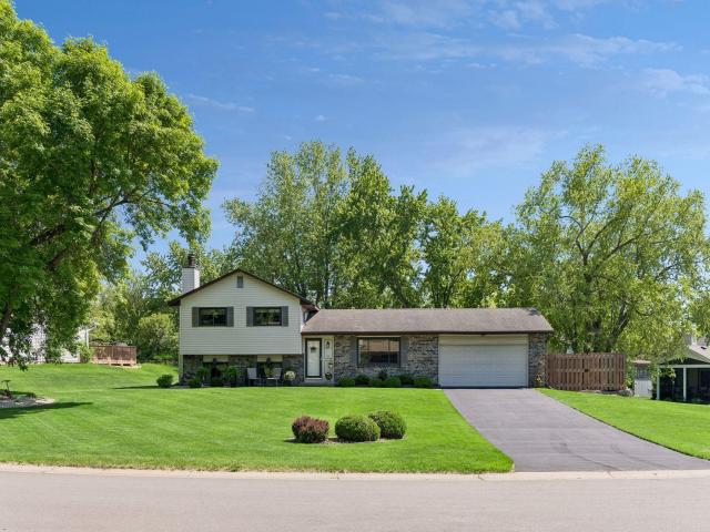 10435 Buckingham Drive Eden Prairie MN 55347 - MLS# 7083855