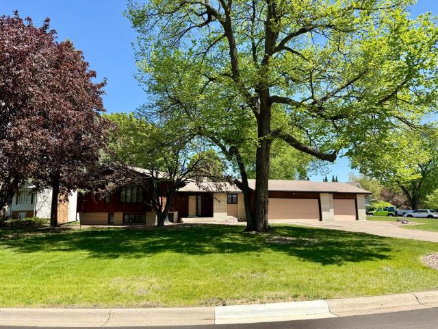 1062 Crestview Drive S Saint Paul MN 55119 - MLS# 7083991