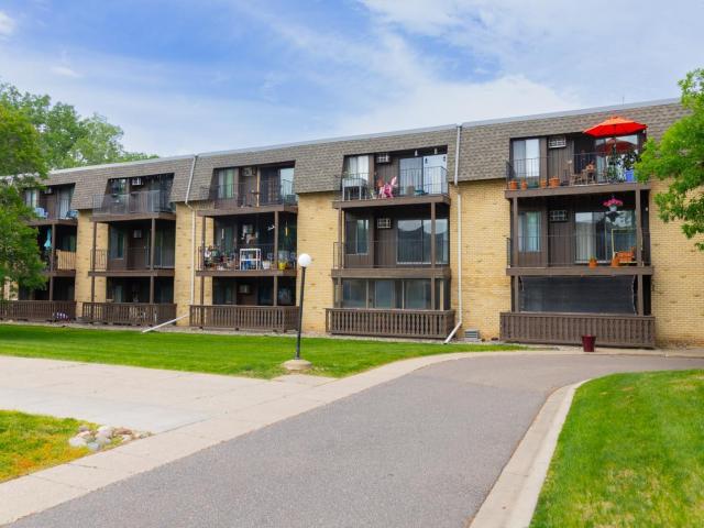3431 Kent Street Unit 815 Saint Paul MN 55126 - MLS# 7084351