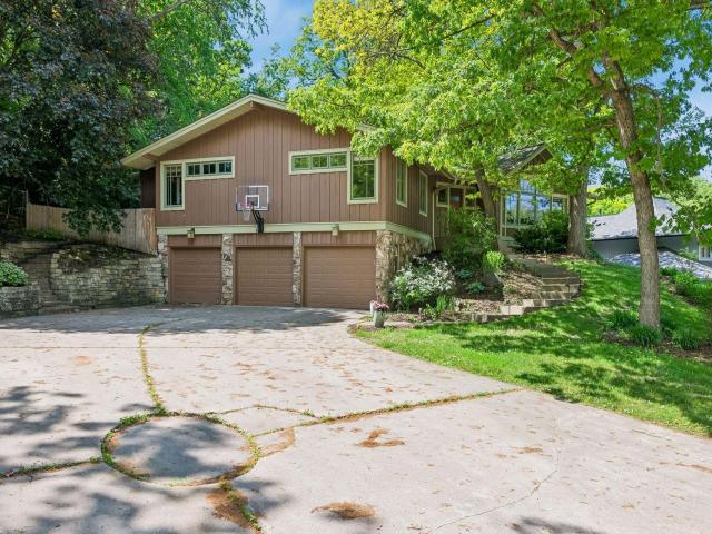 6201 Scotia Drive Edina MN 55439 - MLS# 7084356