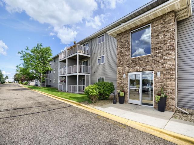880 Lyn Way Unit 304 Hastings MN 55033 - MLS# 7084461