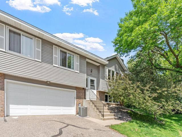 828 Sherwood Road Saint Paul MN 55126 - MLS# 7084482
