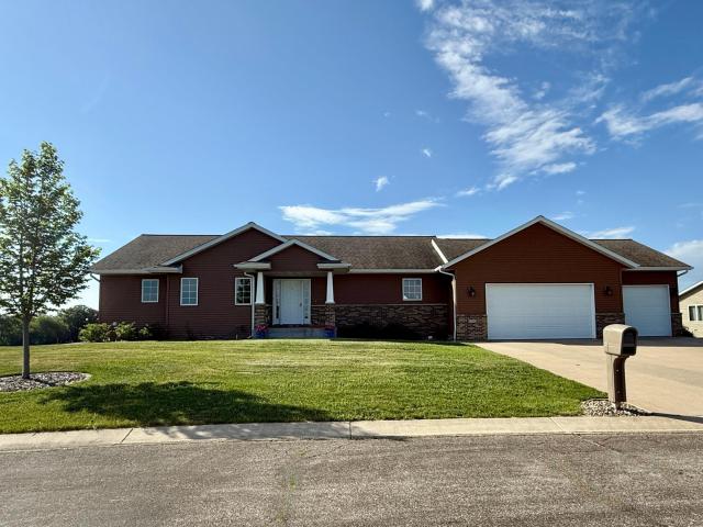1798 Tiger Ridge Drive Albert Lea MN 56007 - MLS# 7084531