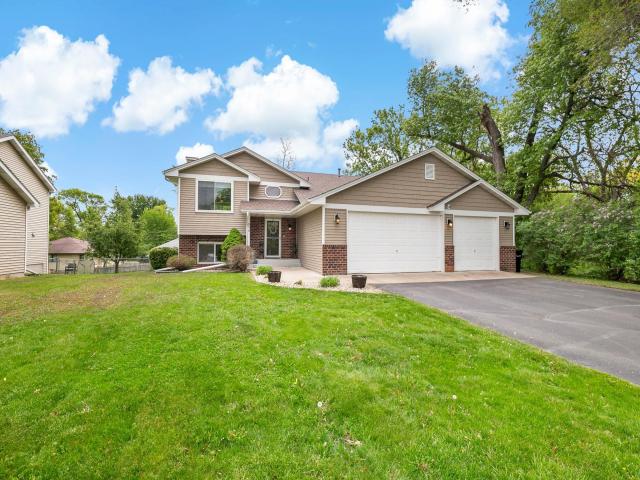 1896 Adele Street Maplewood MN 55109 - MLS# 7085027