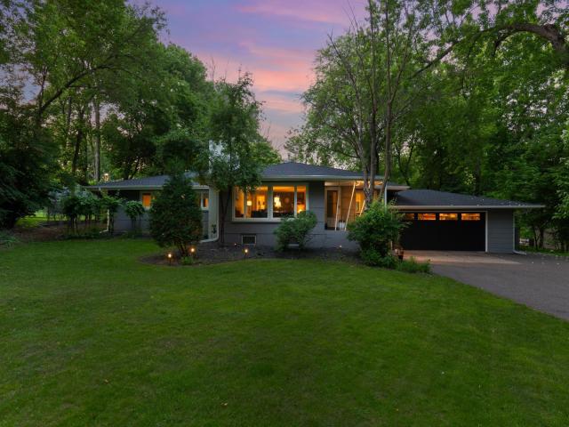 18150 Honeysuckle Lane Wayzata MN 55391 - MLS# 7085315