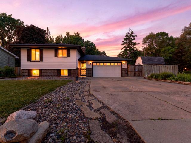 2515 Hillview Road Saint Paul MN 55112 - MLS# 7085582