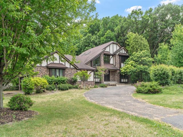 1952 Safari Trail Saint Paul MN 55122 - MLS# 7085860