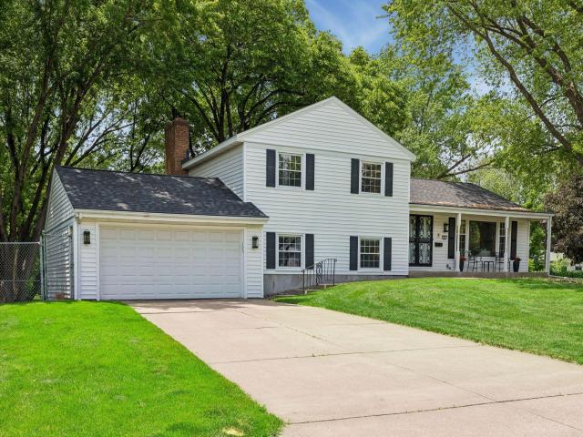 2095 Kelly Drive Golden Valley MN 55427 - MLS# 7086611