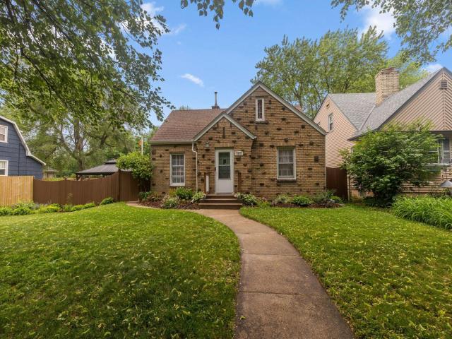 3915 Regent Avenue N Minneapolis MN 55422 - MLS# 7086803