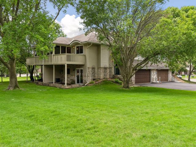 1015 Aston Circle Burnsville MN 55337 - MLS# 7086870