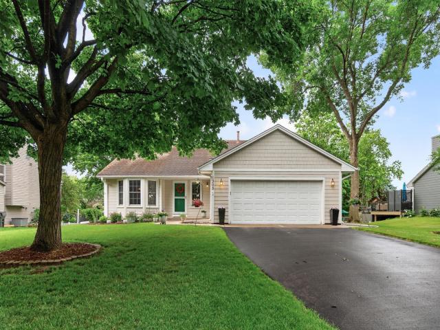 1305 Keller Lane Burnsville MN 55306 - MLS# 7087318