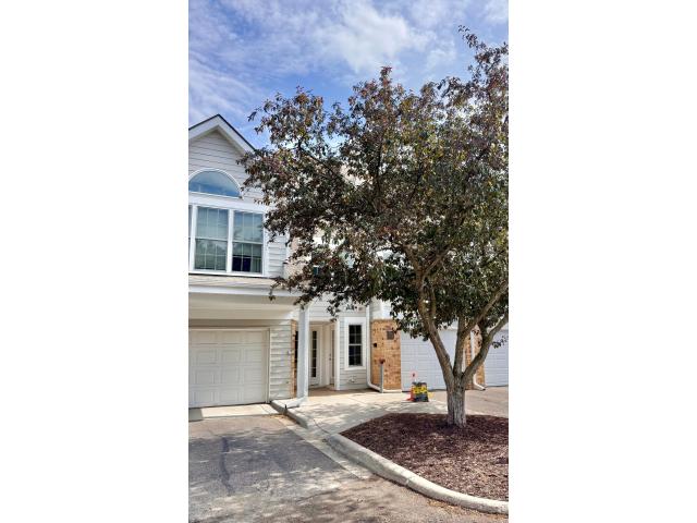 5998 Chasewood Parkway Unit 002 Minnetonka MN 55343 - MLS# 7087513