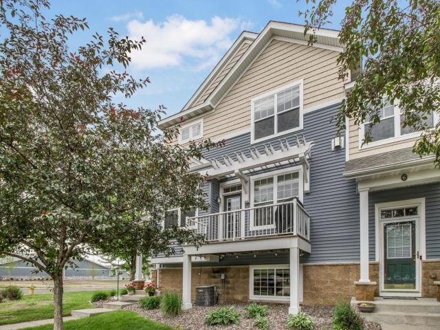 1691 Village Trail E Unit 7 Maplewood MN 55109 - MLS# 7087557