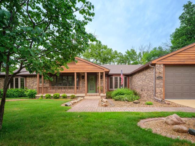 1404 Woodland Drive SW Rochester MN 55902 - MLS# 7087747