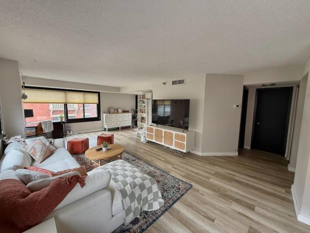 26 10th Street W Unit 402 Saint Paul MN 55102 - MLS# 7087964