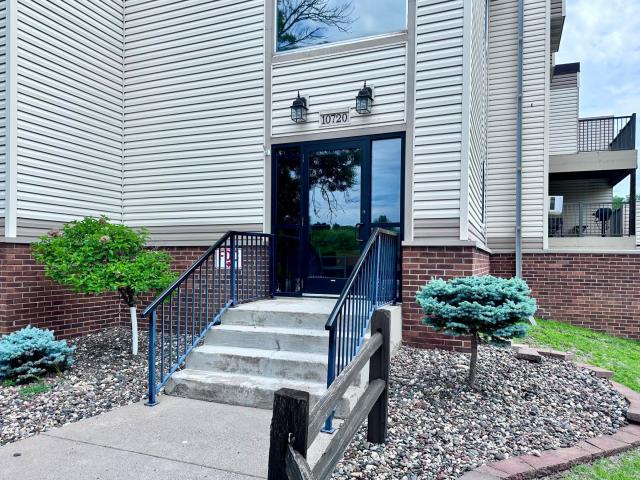 10720 Rockford Road Unit 205 Minneapolis MN 55442 - MLS# 7087997