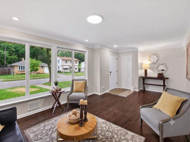 1607 Clarence Street Saint Paul MN 55106 - MLS# 7089603