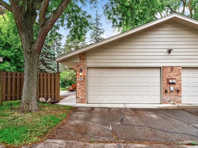 9609 Lonsdale Circle Hopkins MN 55305 - MLS# 7089698