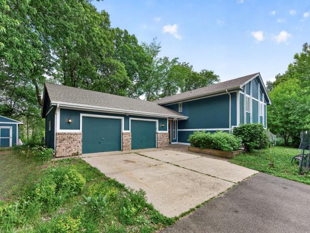 23045 Plateau Drive Lakeville MN 55044 - MLS# 7089852