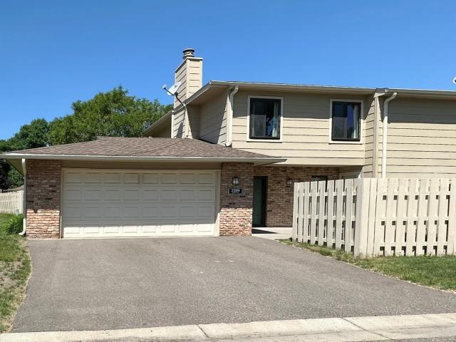 2209 Mayfair Road Minneapolis MN 55427 - MLS# 7089981