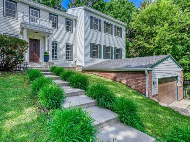 211 Paisley Lane Minneapolis MN 55422 - MLS# 7090493
