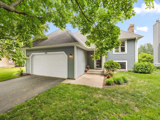 1207 Silverwood Road Woodbury MN 55125 - MLS# 7090561