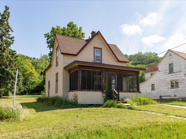 1831 Bush Street Red Wing MN 55066 - MLS# 7090579