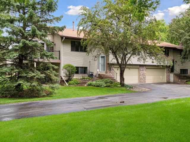 8447 Morgan Lane Eden Prairie MN 55347 - MLS# 7091162