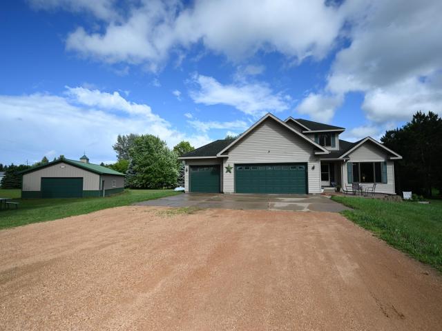 2161 Colburn Drive Shakopee MN 55379 - MLS# 7091253